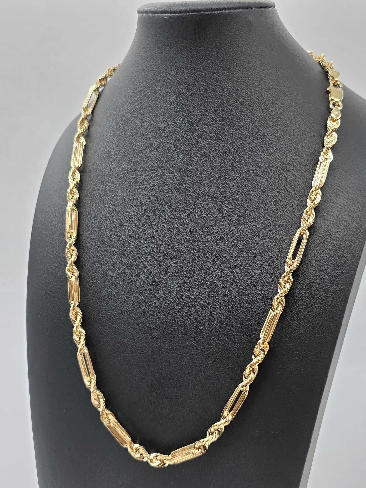 (10KT) 6MM - 10MM: Yellow Gold Milano Chain - Image 3