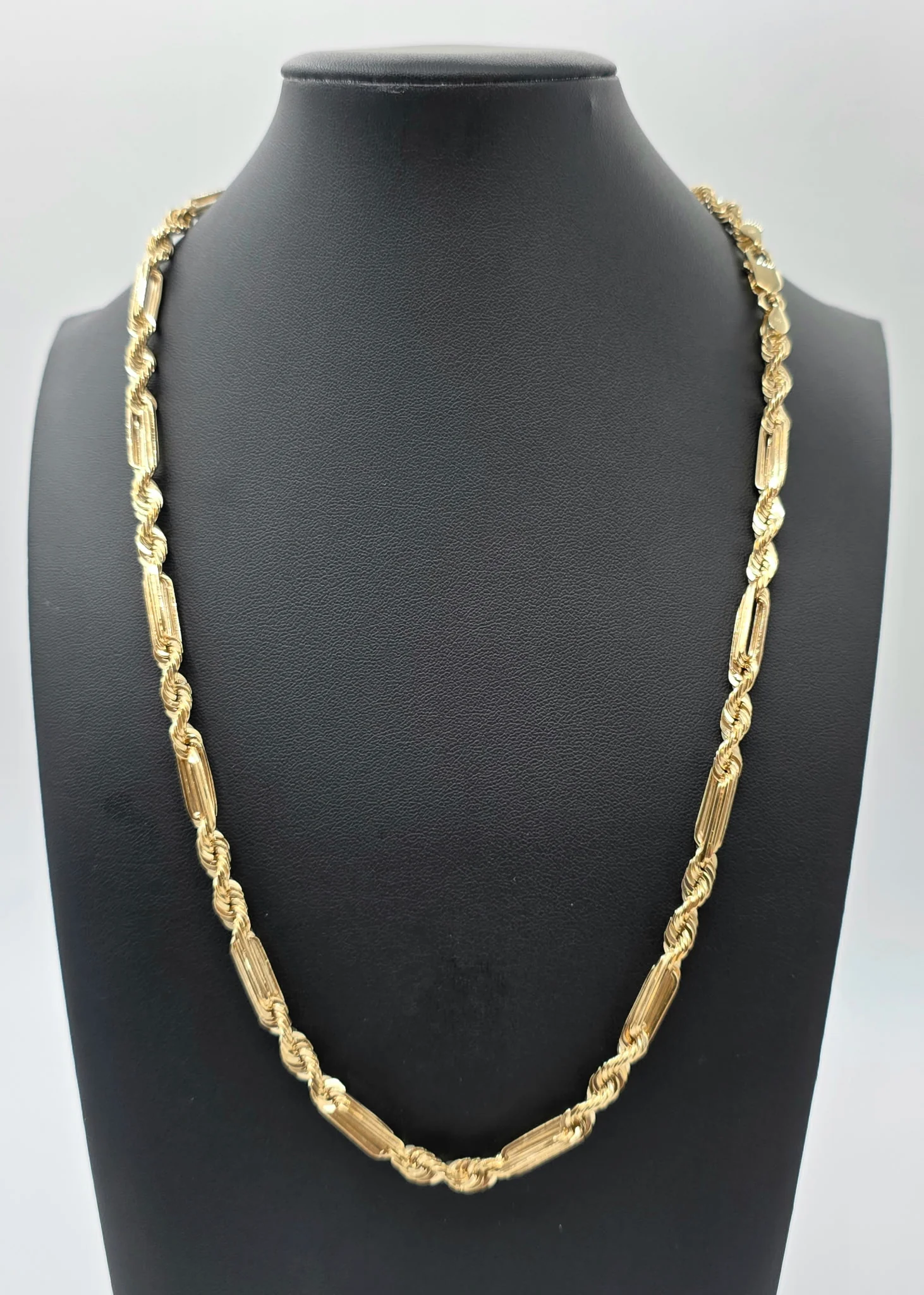 (10KT) 6MM - 10MM: Yellow Gold Milano Chain - Image 4