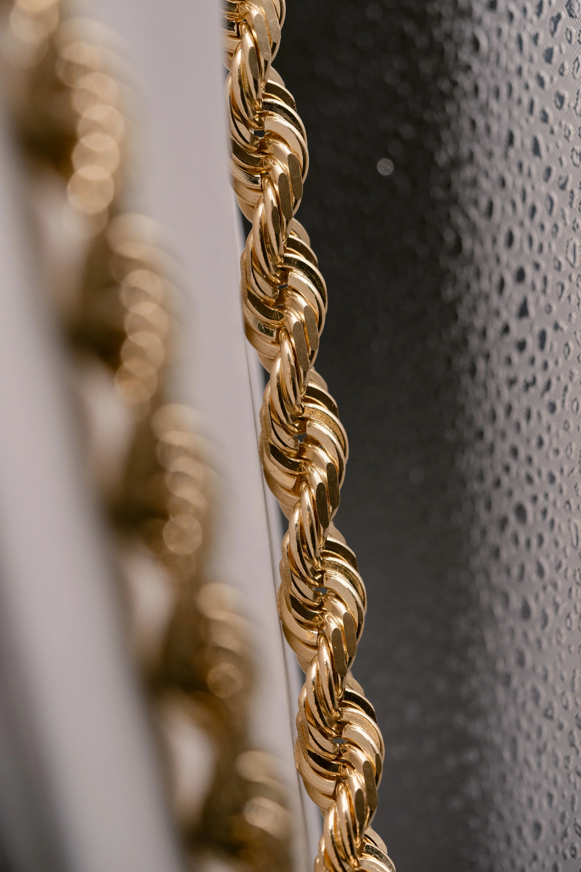 (18KT) 6MM - 10MM: Yellow Gold Diamond Cut Rope Chain - Image 9